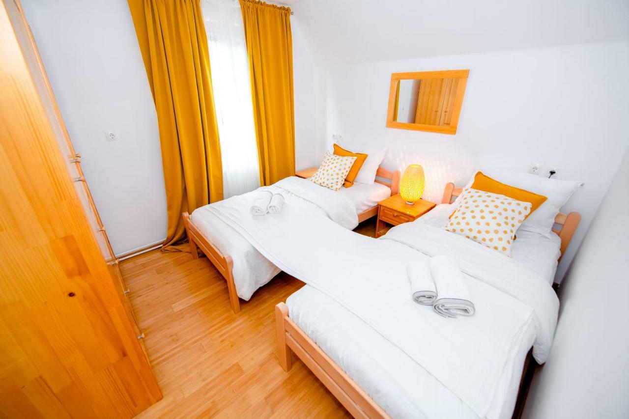 Apartment With View Zirovnica Bagian luar foto