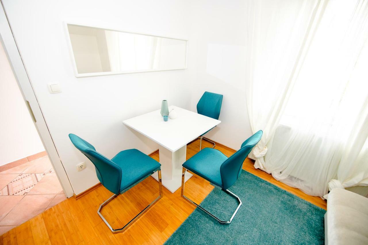 Apartment With View Zirovnica Bagian luar foto