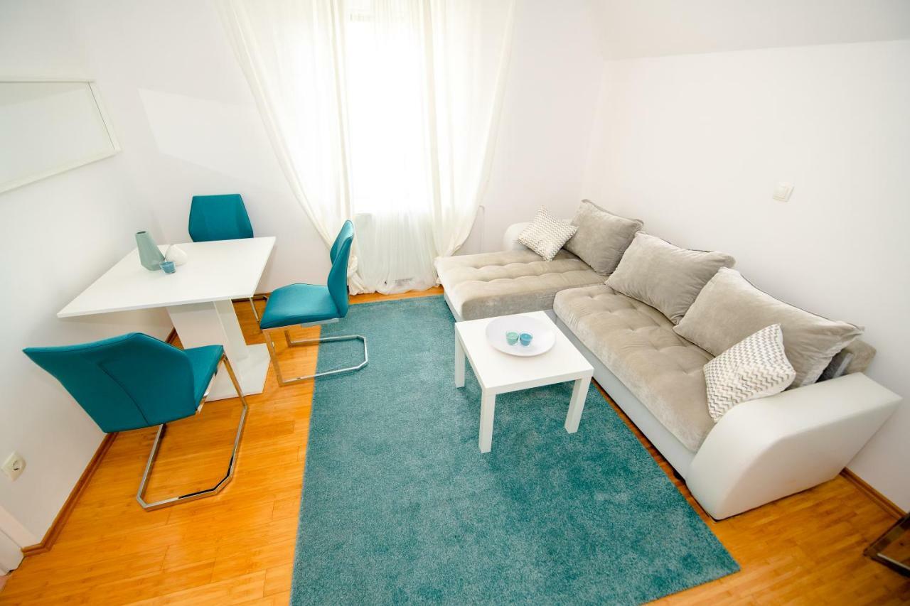 Apartment With View Zirovnica Bagian luar foto