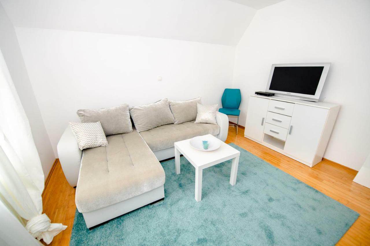 Apartment With View Zirovnica Bagian luar foto