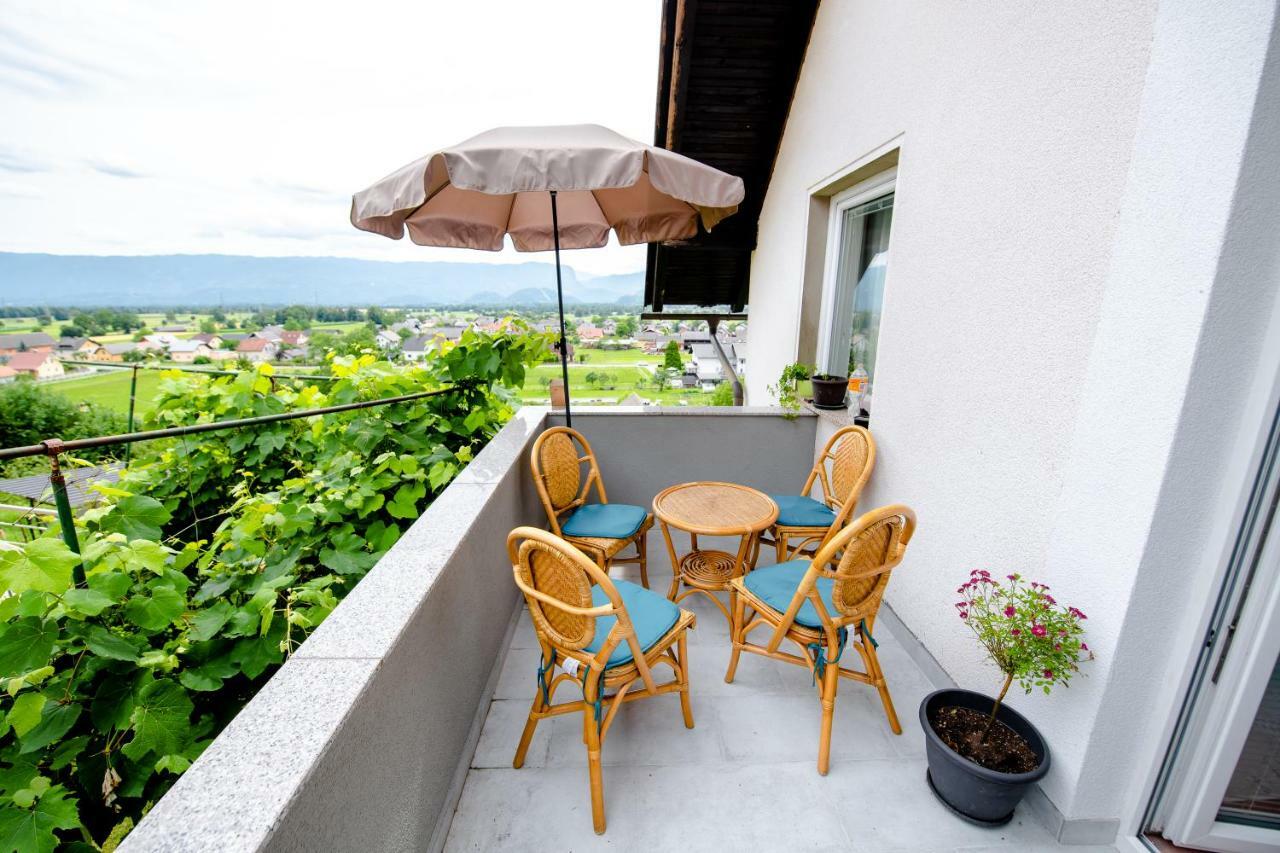 Apartment With View Zirovnica Bagian luar foto